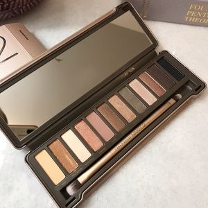 *NEW* Urban Decay  |  NAKED 2 Palette